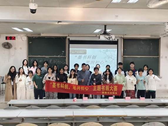 e469d580e75bc112351636c55f670636