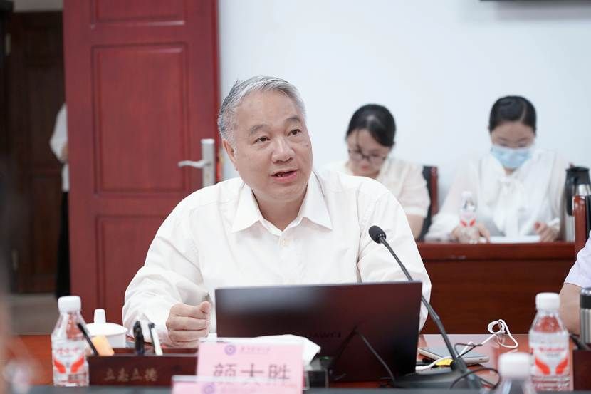2026.4.28五四青年座谈会肖炜颜大胜参加（周圆 摄） (18)